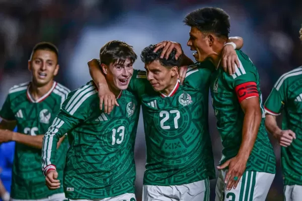 México arrasa 4-0 a Islandia en amistoso internacional