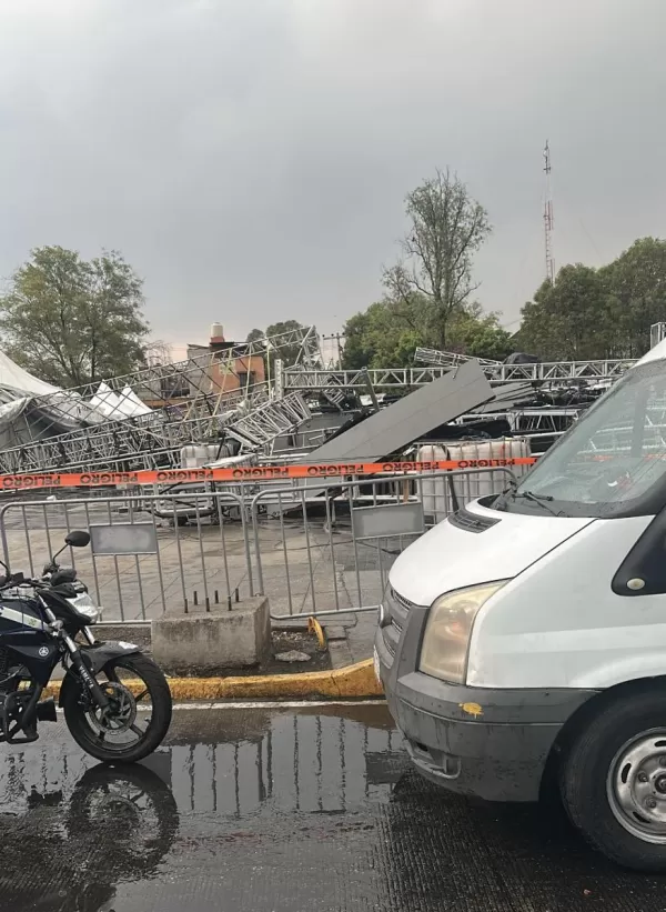 Se desploma escenario en la Alcaldía Gustavo A. Madero de la CDMX